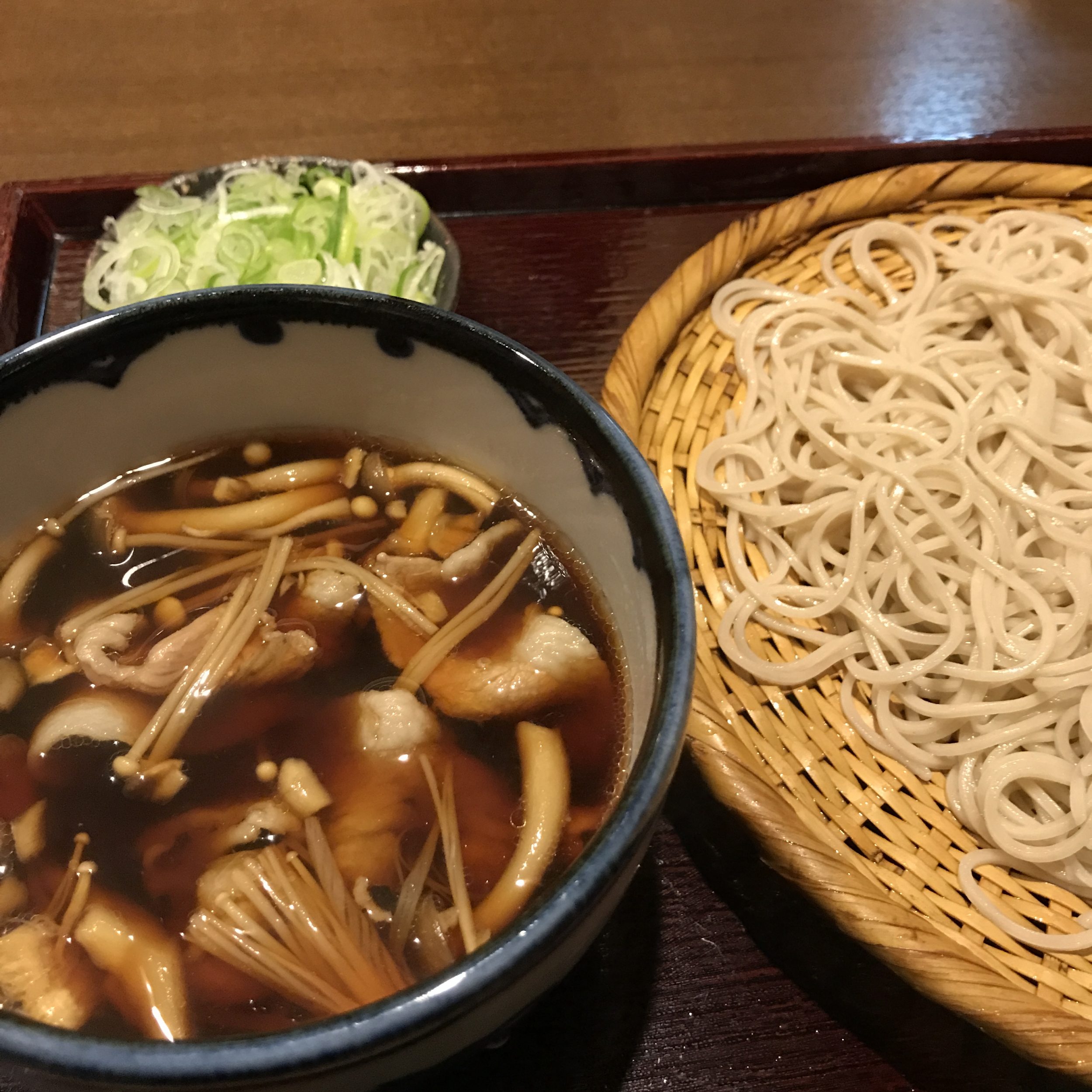 静岡戸隠そばのキノコつけ蕎麦