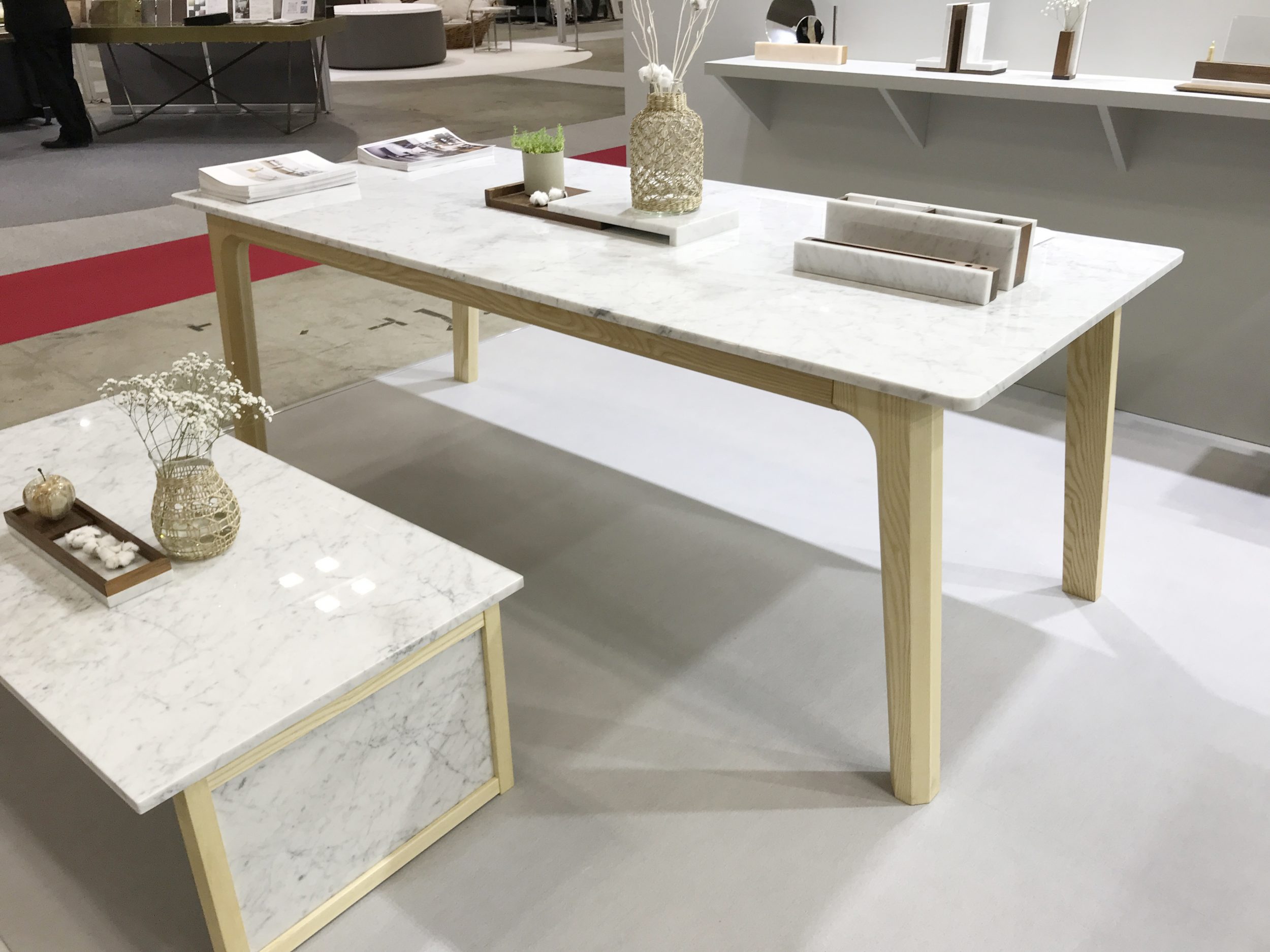 大理石家具URBANOダイニングテーブル