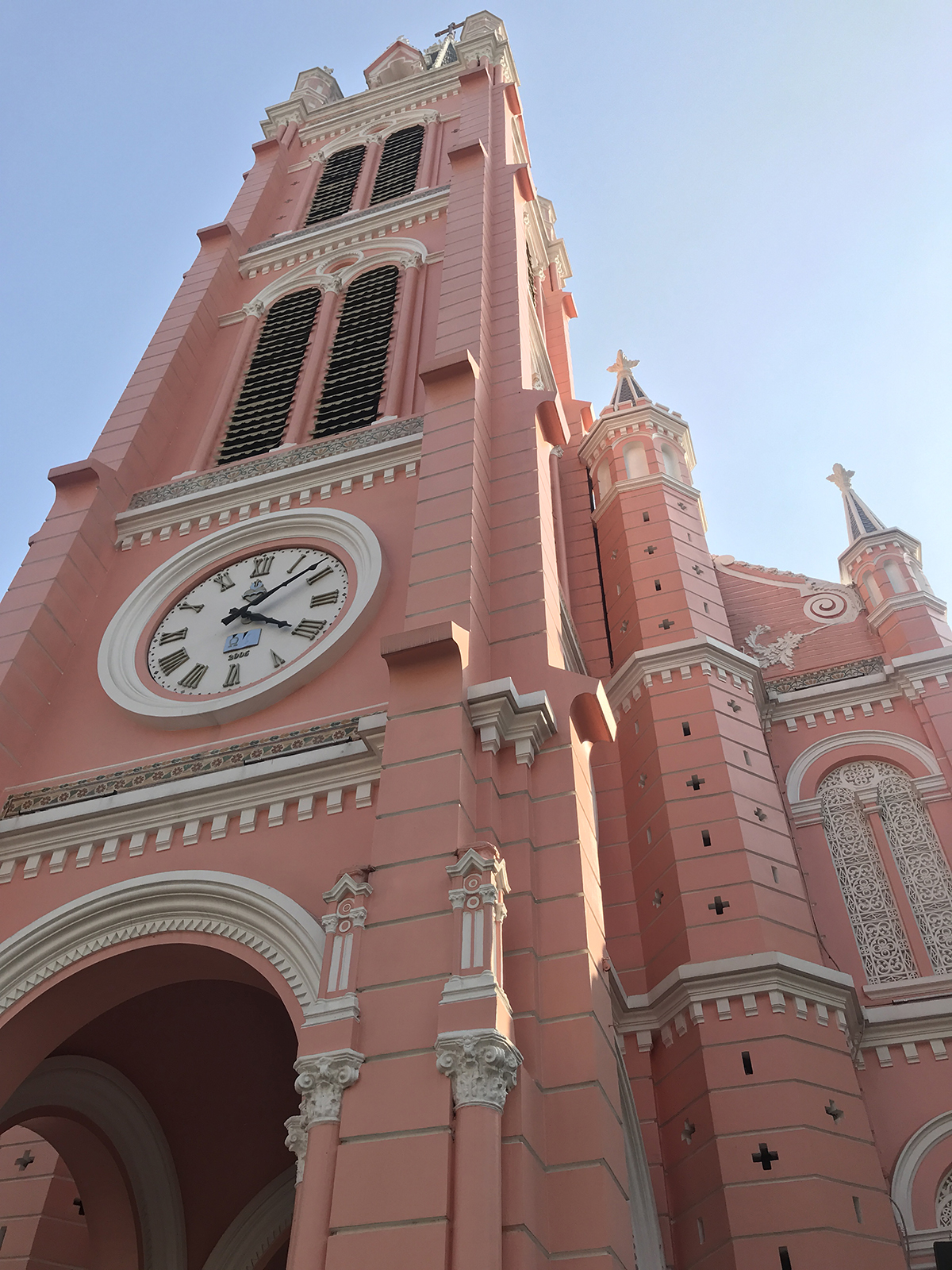 ホーチミンピンクの教会