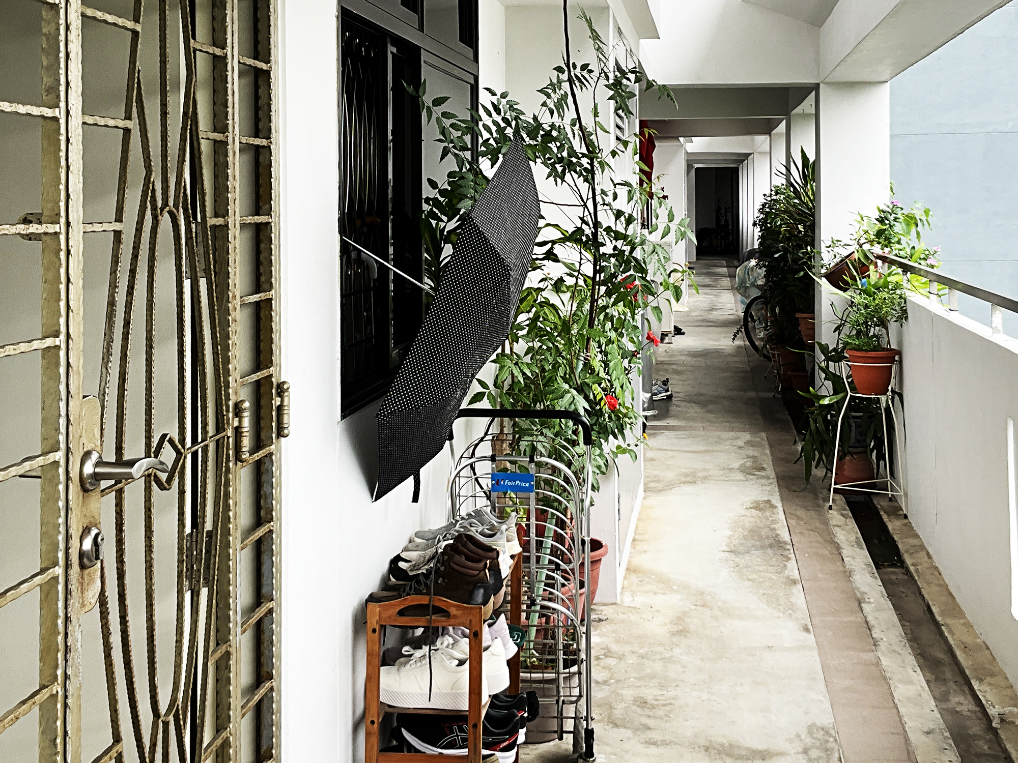 シンガポールの公共団地HDBの通路