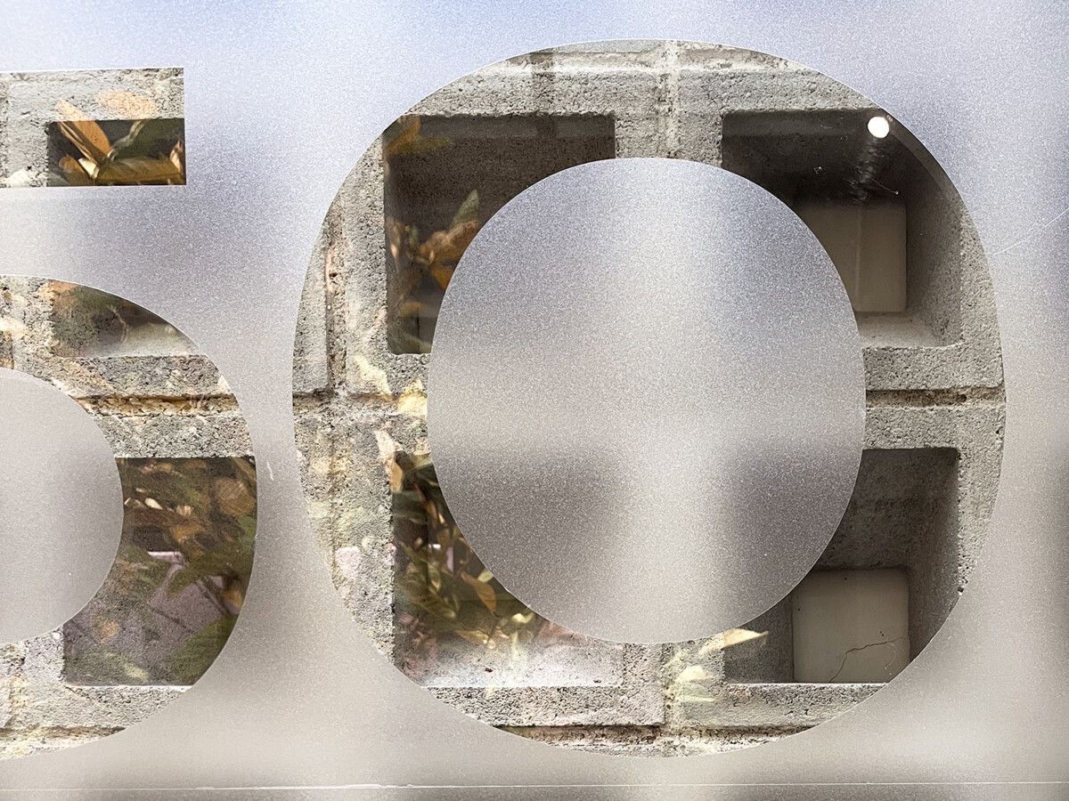 シンガポール_カフェの壁面